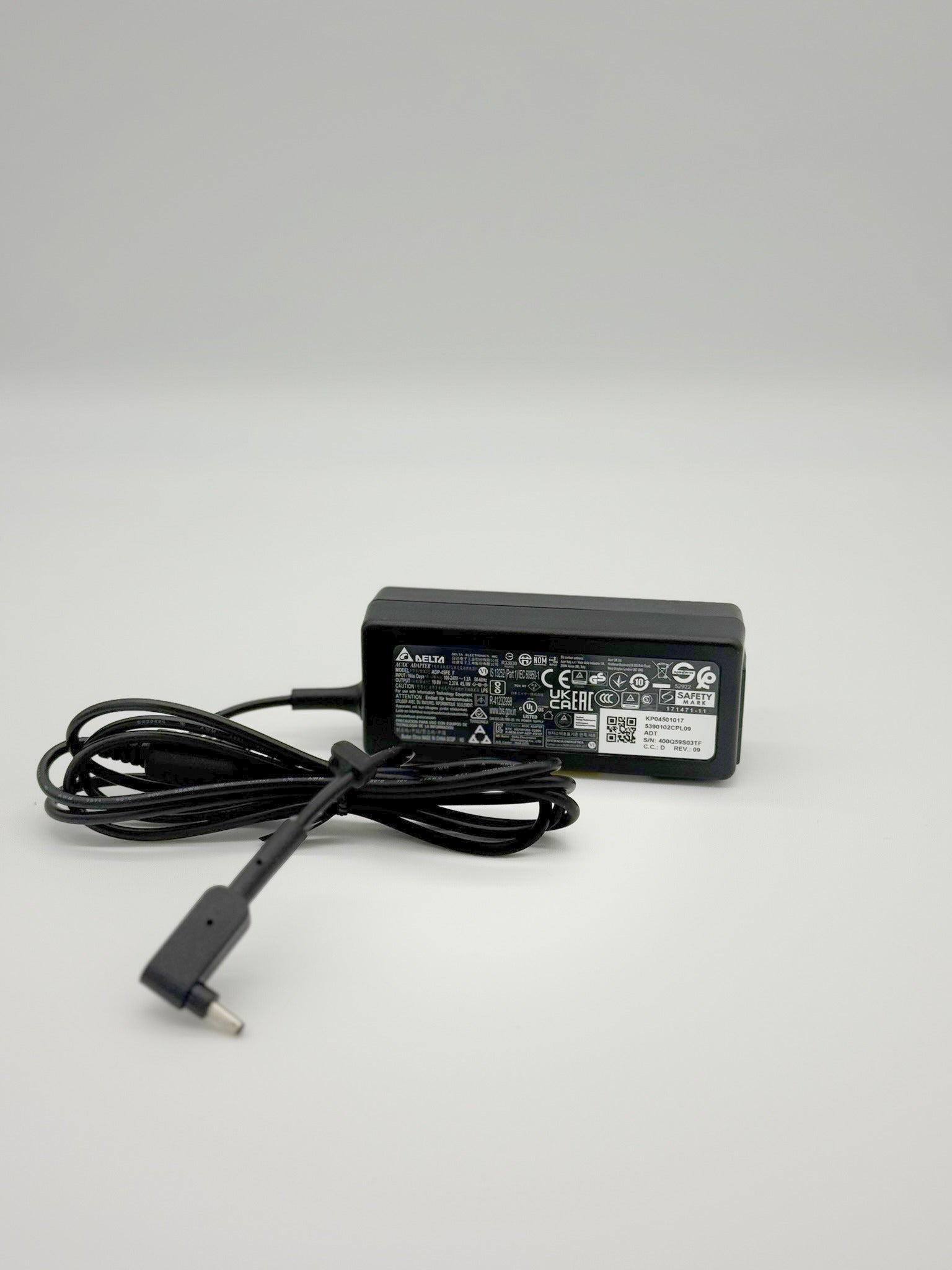 <strong>KP.04501.017</strong><br>Original Acer Netzteil - AC ADAPTOR.45W.19V.1.1x3.0x7.7.ADP-45FE.BLACK</br>