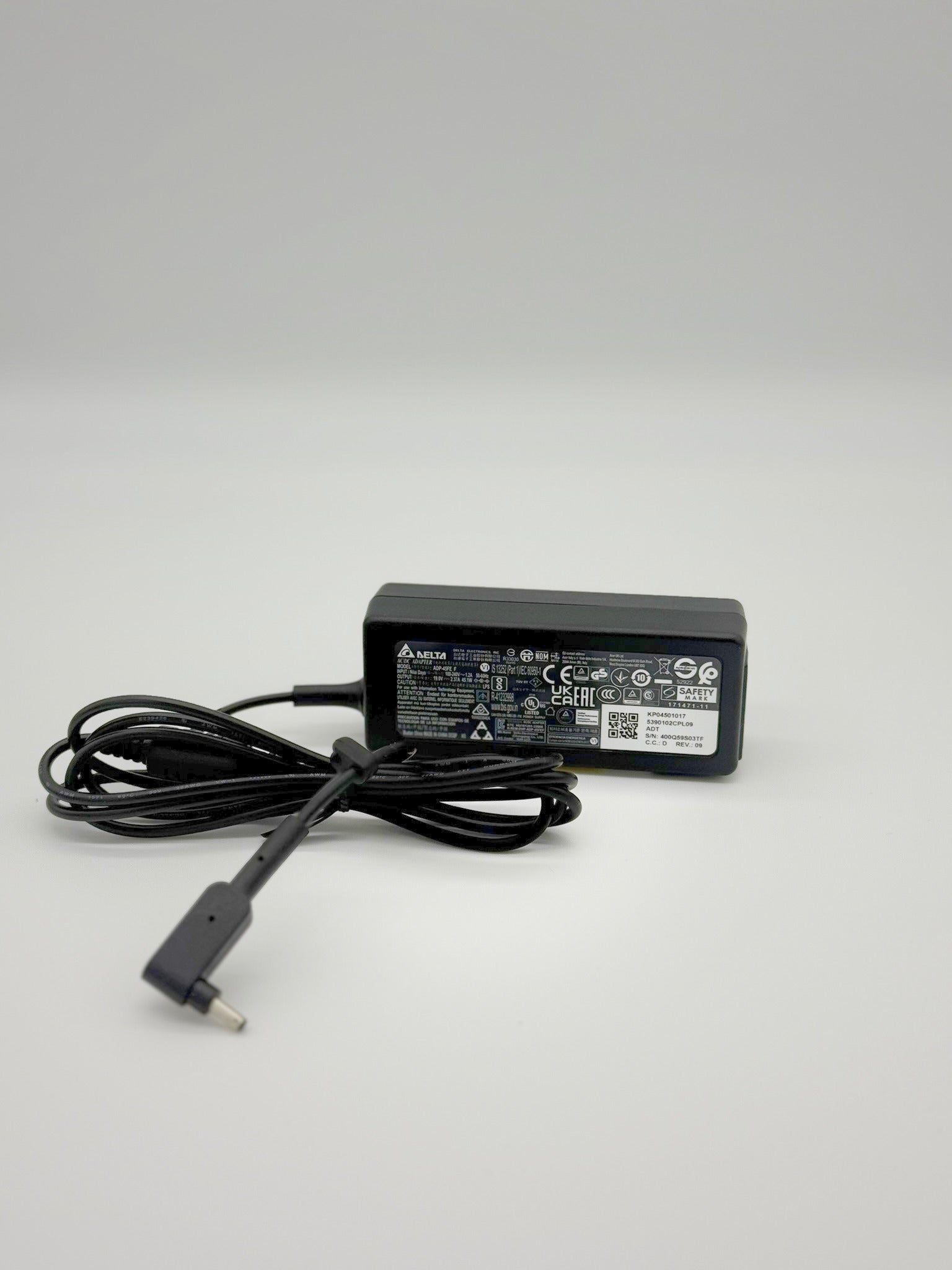 <strong>KP.04501.017</strong><br>Original Acer Netzteil - AC ADAPTOR.45W.19V.1.1x3.0x7.7.ADP-45FE.BLACK</br>
