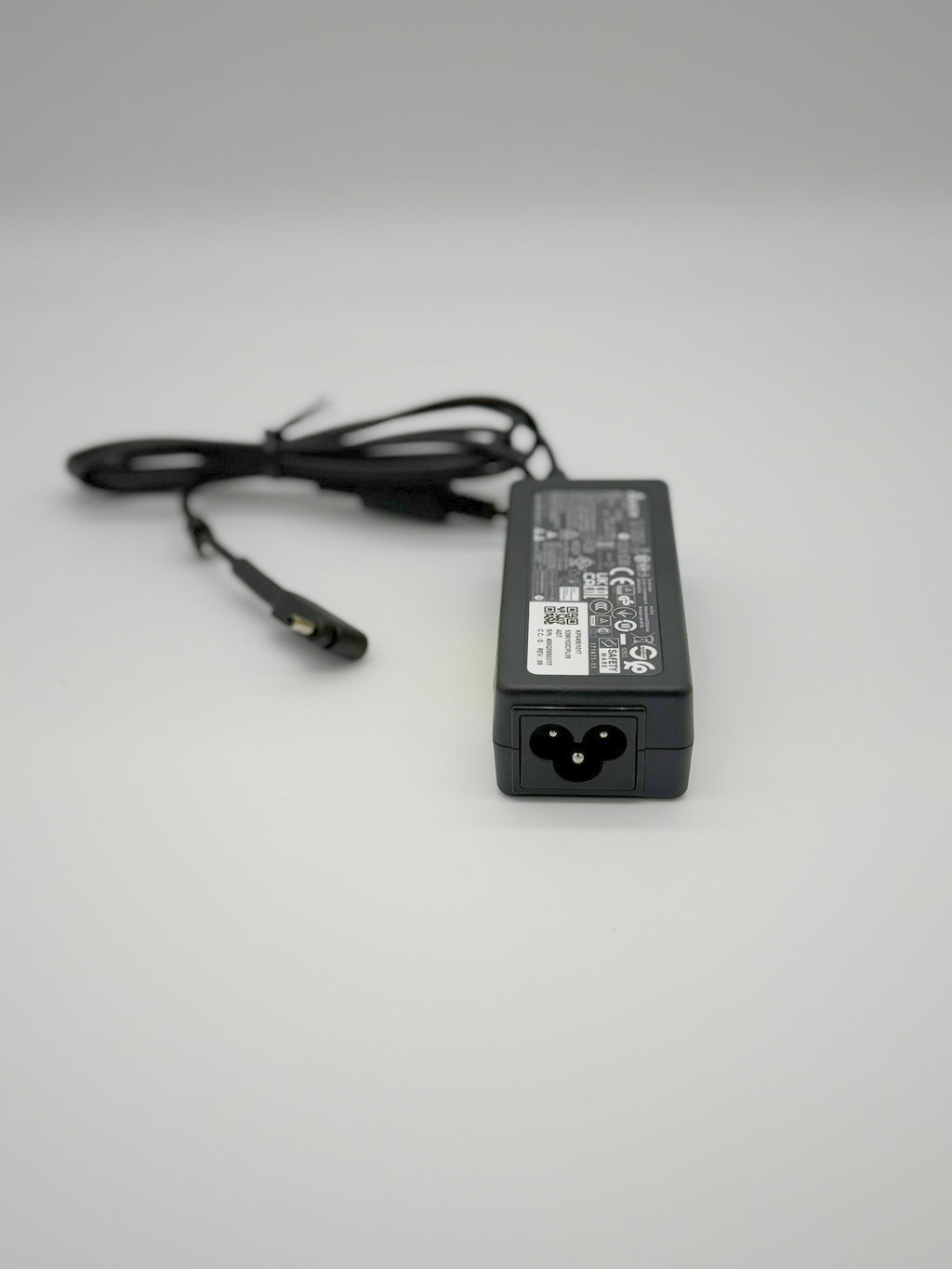 <strong>KP.04501.017</strong><br>Original Acer Netzteil - AC ADAPTOR.45W.19V.1.1x3.0x7.7.ADP-45FE.BLACK</br>