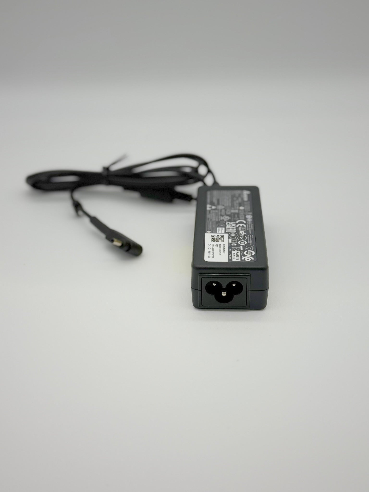 <strong>KP.04501.017</strong><br>Original Acer Netzteil - AC ADAPTOR.45W.19V.1.1x3.0x7.7.ADP-45FE.BLACK</br>