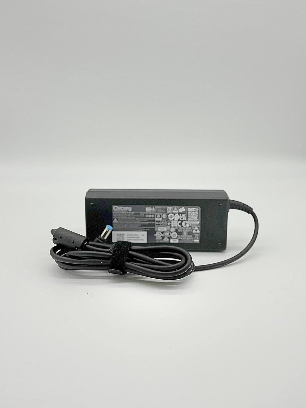 <strong>KP.0900H.002</strong><br>Original Acer Netzteil - AC ADAPTOR.90W.19.5V.BLACK</br>