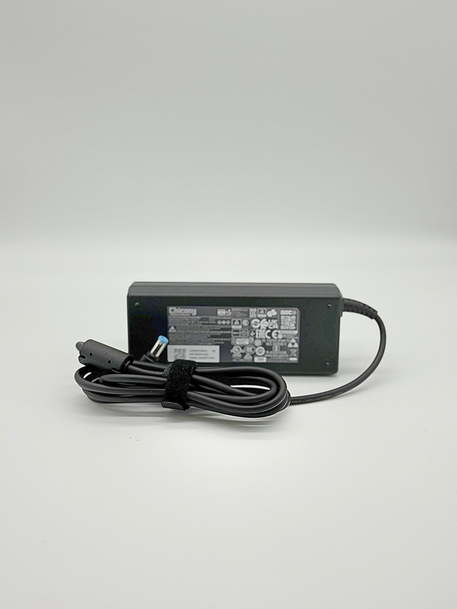 <strong>KP.0900H.002</strong><br>Original Acer Netzteil - AC ADAPTOR.90W.19.5V.BLACK</br>