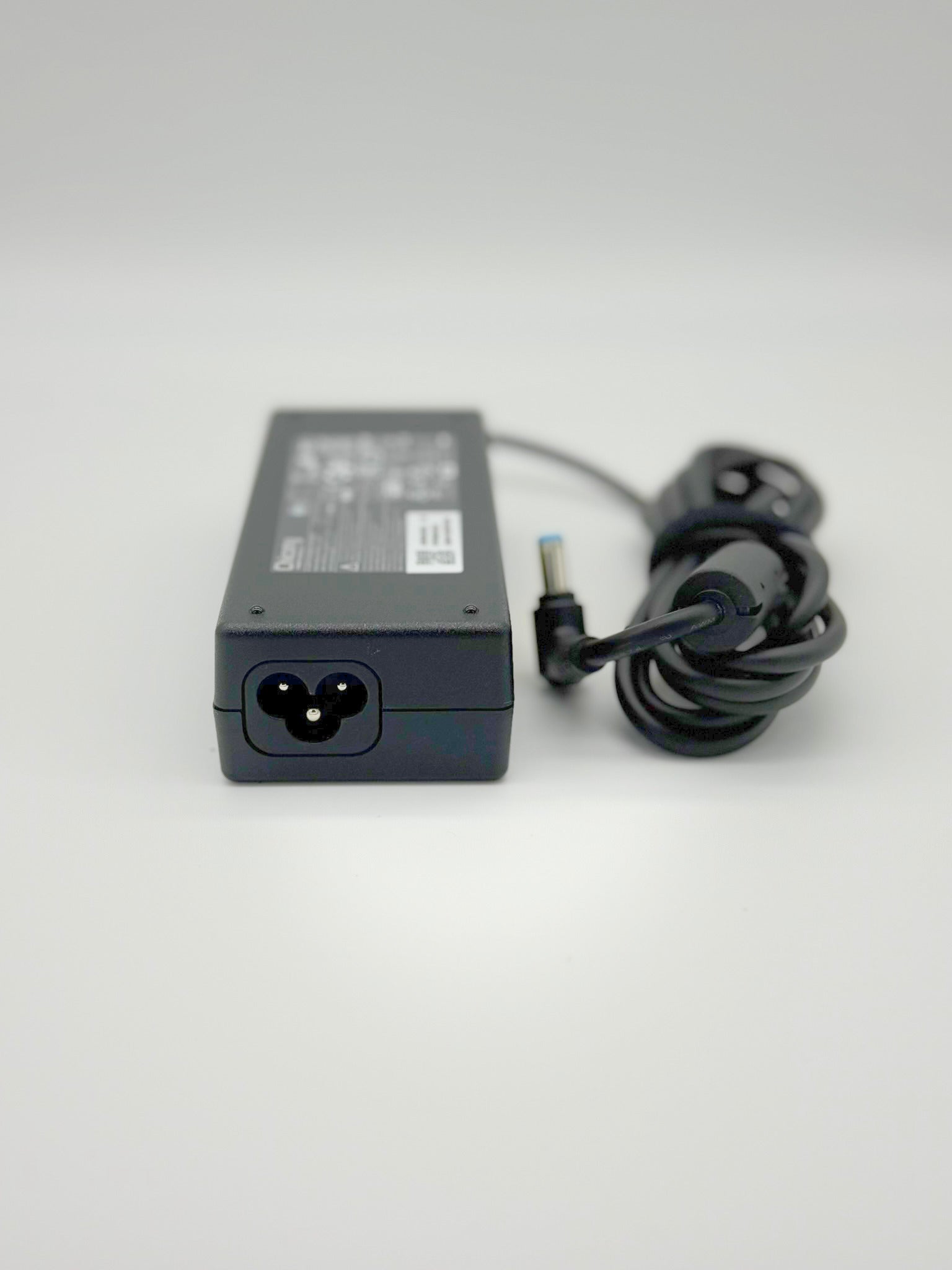 <strong>KP.0900H.002</strong><br>Original Acer Netzteil - AC ADAPTOR.90W.19.5V.BLACK</br>