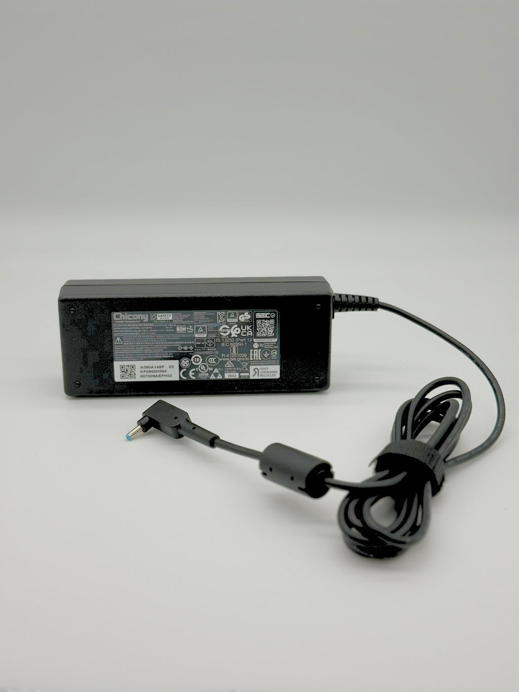 <strong>KP.0900H.004</strong><br>Original Acer Netzteil - ADAPTER.AC.90W.1.1x3.0x7.7.19V/4.74A</br>