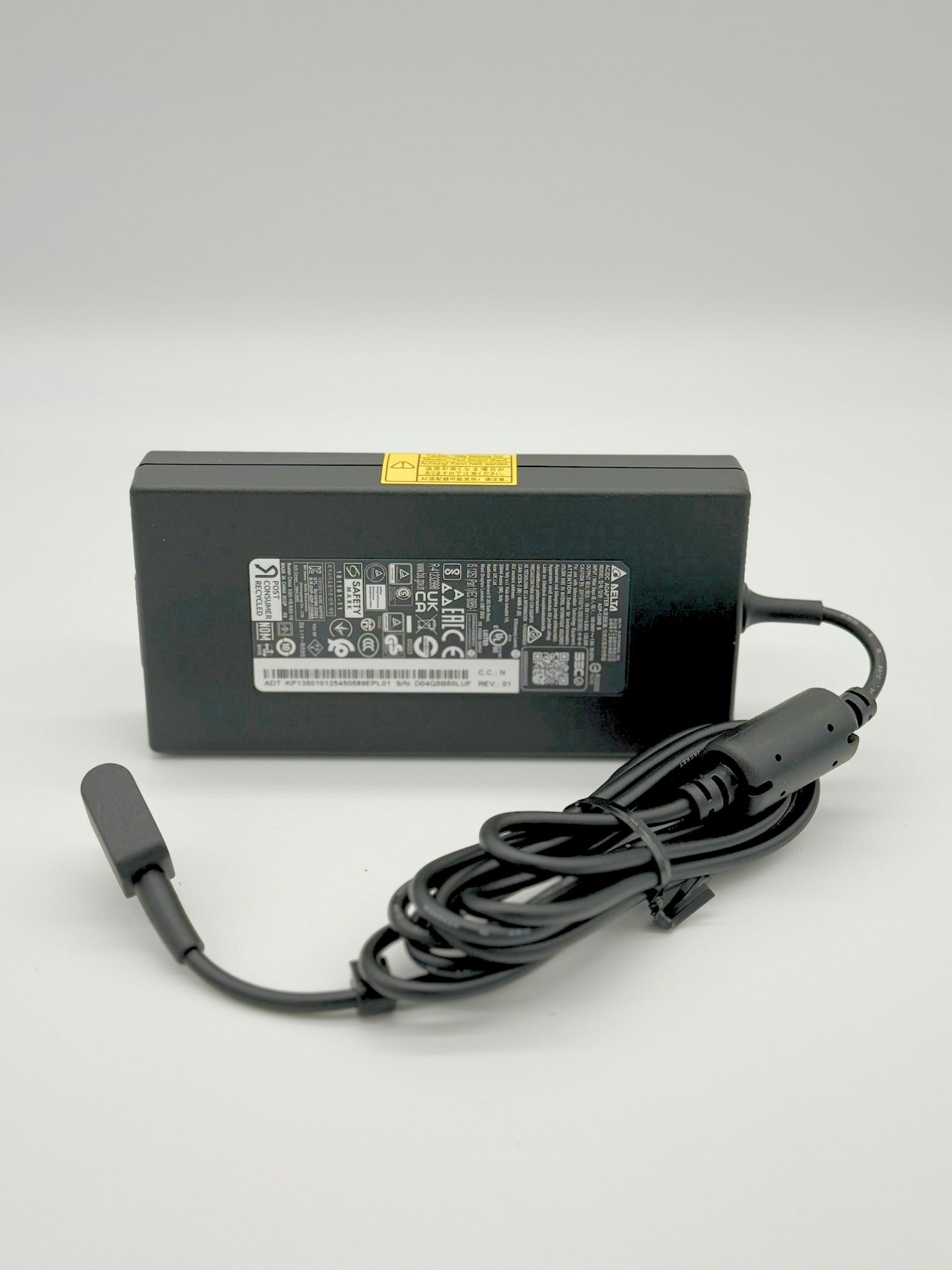 <strong>KP.13501.012</strong><br>Original Acer Netzteil - AC ADAPTOR.135W.19V.ORANGE</br>