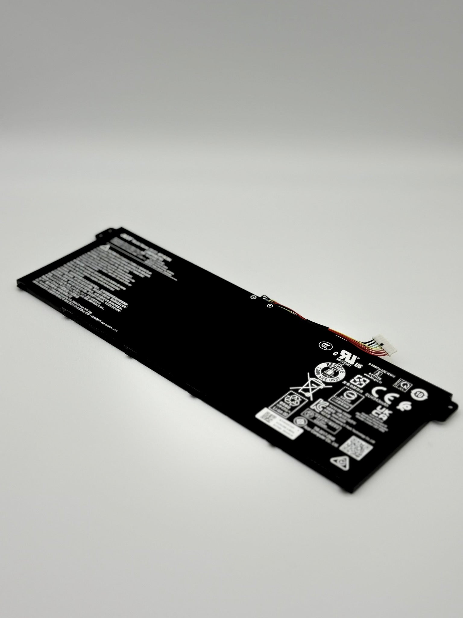<strong>KT.0030G.020</strong><br>Original Acer Akku - BATTERY.3S1P.3-CELL.4343MAH</br>
